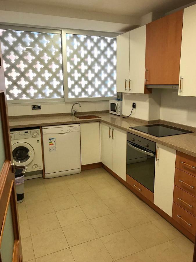 Chung cư 100 m² 3 phòng ngủ, 2 phòng tắm riêng ở Parque de l'Aiguera Benidorm Ngoại thất bức ảnh